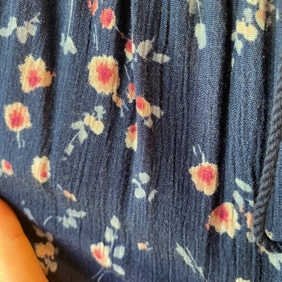 Xhilaration Dark Blue Floral Lace Romper Shorts Onesie Size M – Very Good - Picture 9 of 9